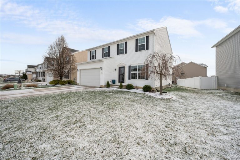 6935 Meadow Lakes Boulevard, North Ridgeville, OH - Photo 2
