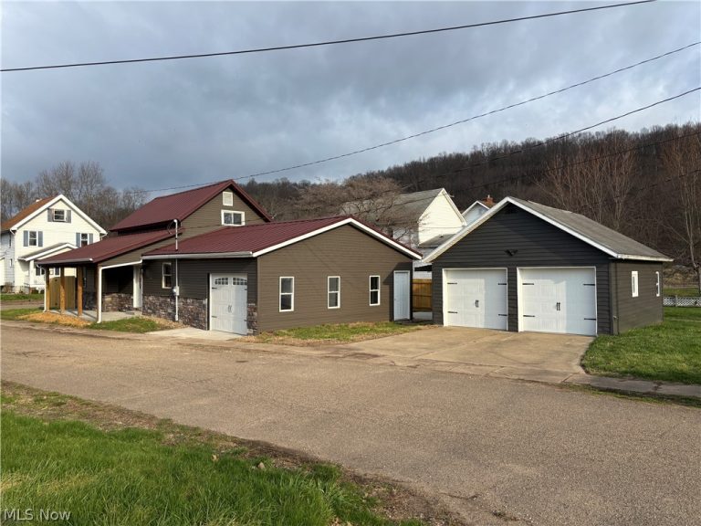 241 Mckinley Avenue, Newcomerstown, OH, 43832