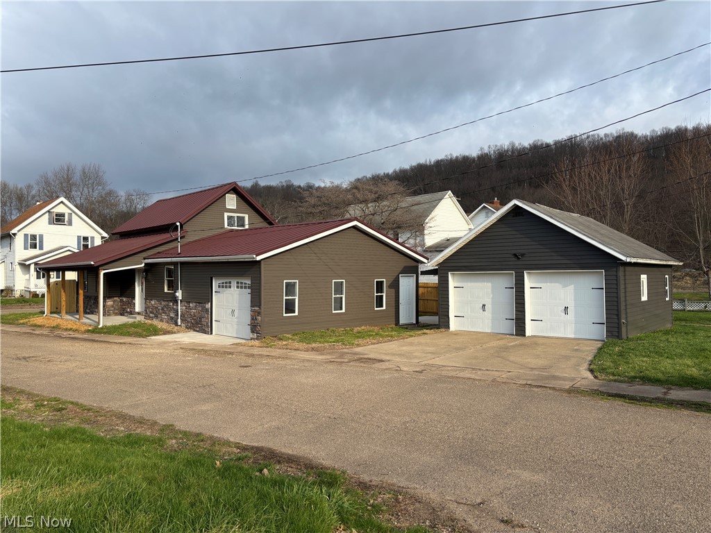 241 Mckinley Avenue, Newcomerstown, OH