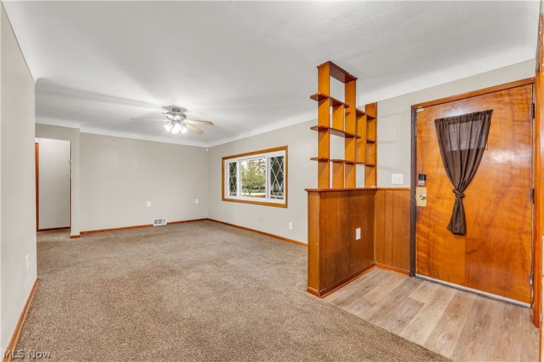 25121 Price Road, Bedford Heights, OH - Photo 5