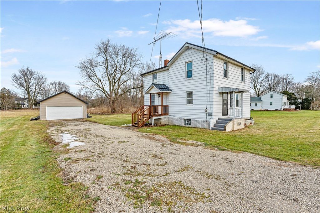 2335 Greensburg Road, North Canton, OH