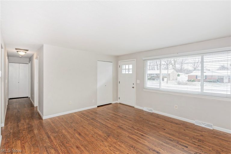 550 Augdon Drive, Elyria, OH - Photo 6