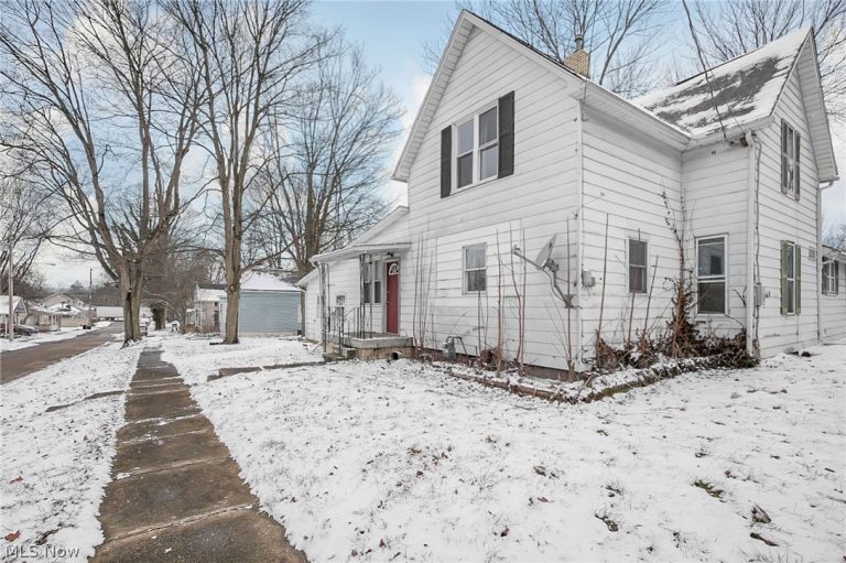 301 Locust Street, Mount Vernon, OH - Photo 2