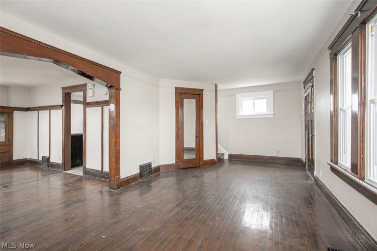 17421 Broadway Avenue, Maple Heights, OH - Photo 4