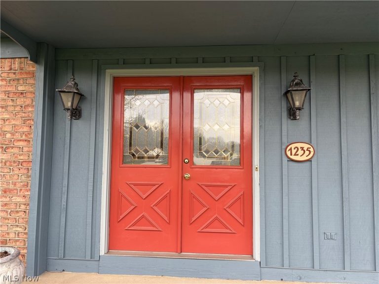 1235 Briarview Avenue, North Canton, OH - Photo 3