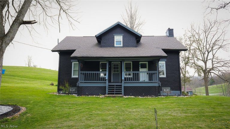 1032 Hartwood Road, Magnolia, OH, 44643