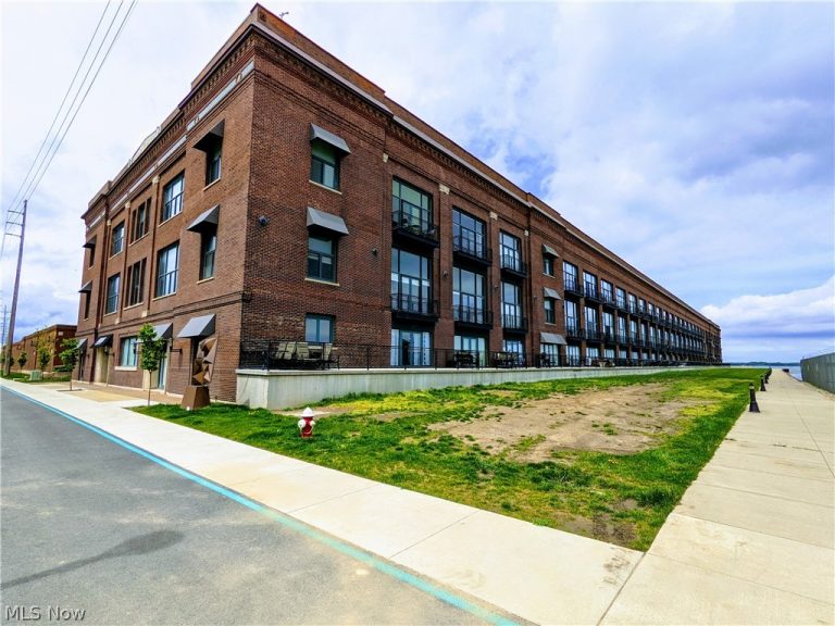 401 SHORELINE Drive #244, Sandusky, OH - Photo 2