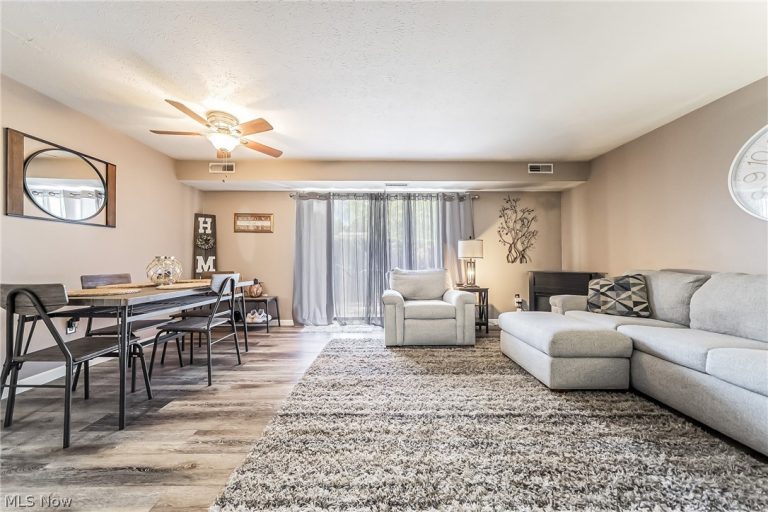 9611 Sunrise Boulevard #K2, North Royalton, OH - Photo 3