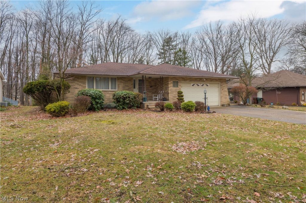 7408 Wake Robin Drive, Parma, OH