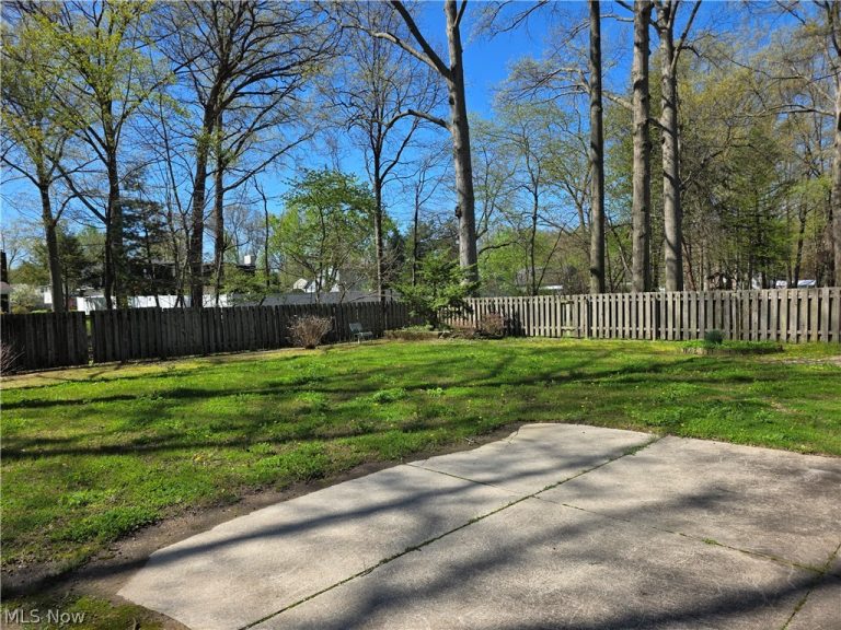 32667 Carriage Lane, Avon Lake, OH - Photo 6