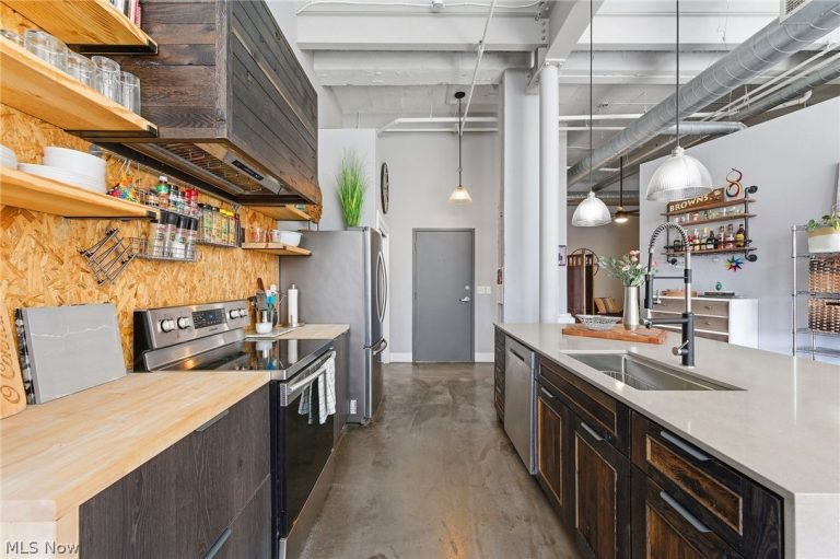 8205 Franklin Boulevard #3, Cleveland, OH - Photo 6