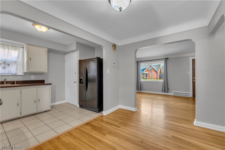 14721 Harley Avenue, Cleveland, OH - Photo 8