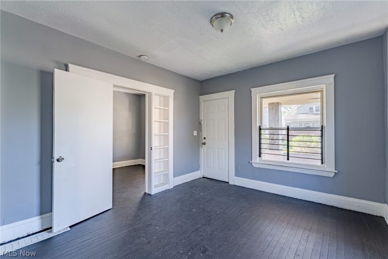 10901 Dove Avenue, Cleveland, OH - Photo 3