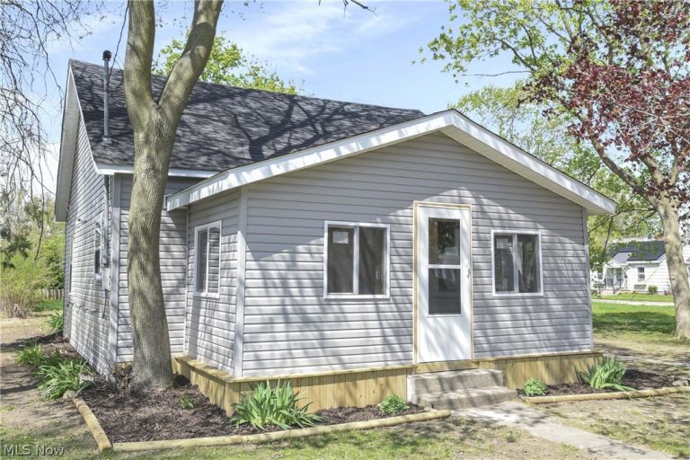 506 Washington Street, Port Clinton, OH - Photo 3