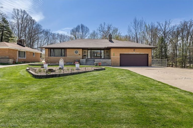 5855 Ridgewood Drive, Parma, OH, 44129