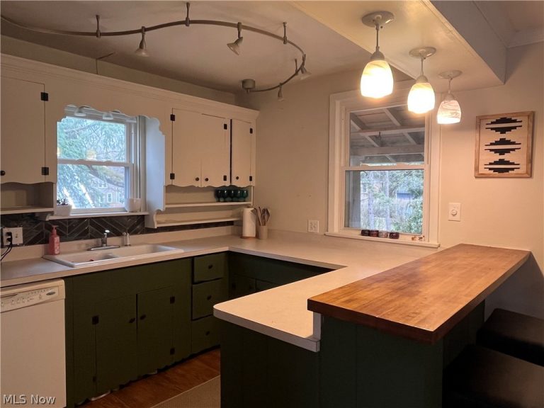 15 South Street, Chagrin Falls, OH - Photo 6