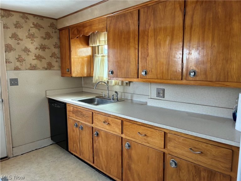 1436 Clinton Street, Niles, OH - Photo 3