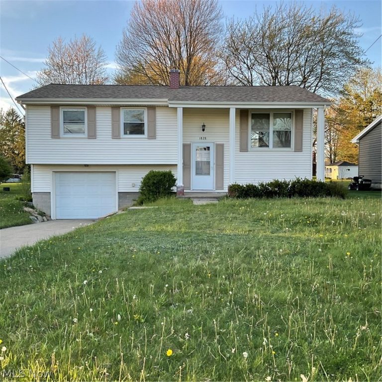 1828 Basil Avenue, Youngstown, OH - Photo 2