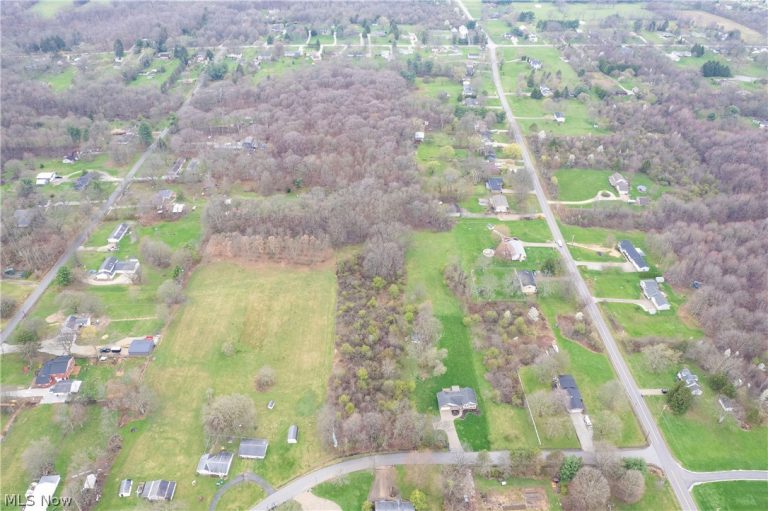 Dutt Road, Norton, OH - Photo 8