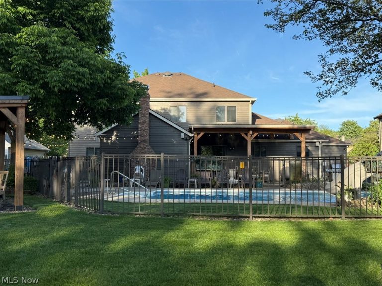 14666 Regency Drive, Strongsville, OH - Photo 4