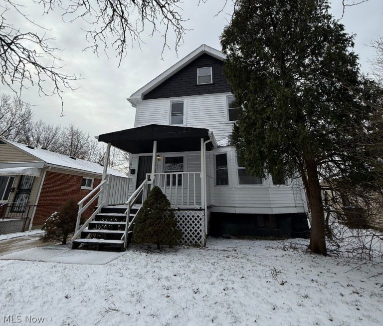 16902 Langly Avenue, Cleveland, OH - Photo 2