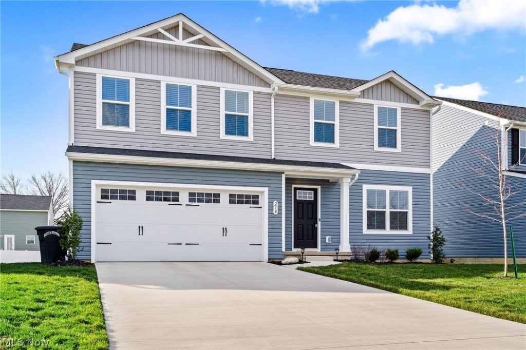 218 Leather Leaf Drive, Elyria, OH