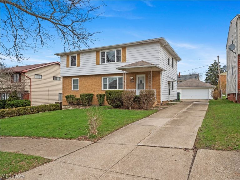 8255 Reed Avenue, Garfield Heights, OH - Photo 2