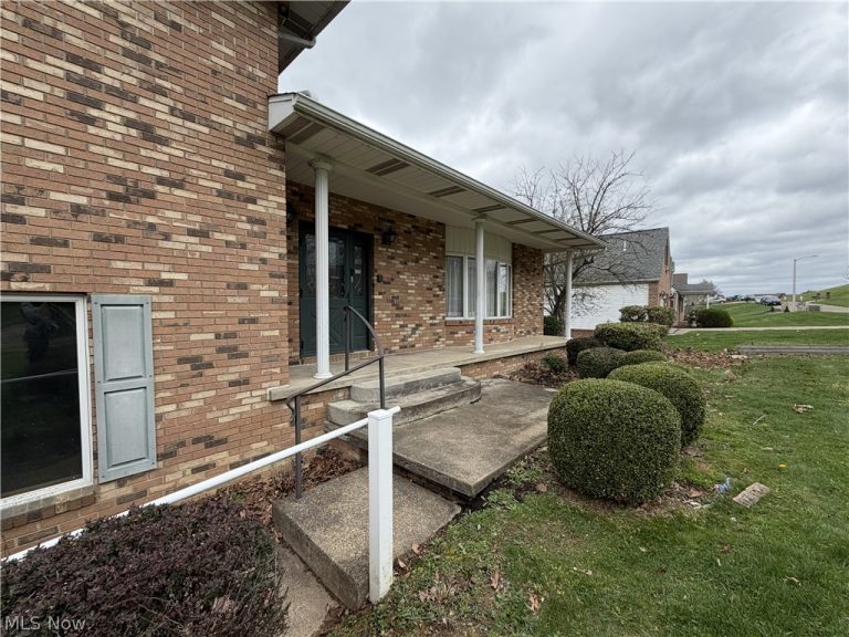 113 Martha Drive, St Clairsville, OH - Photo 2