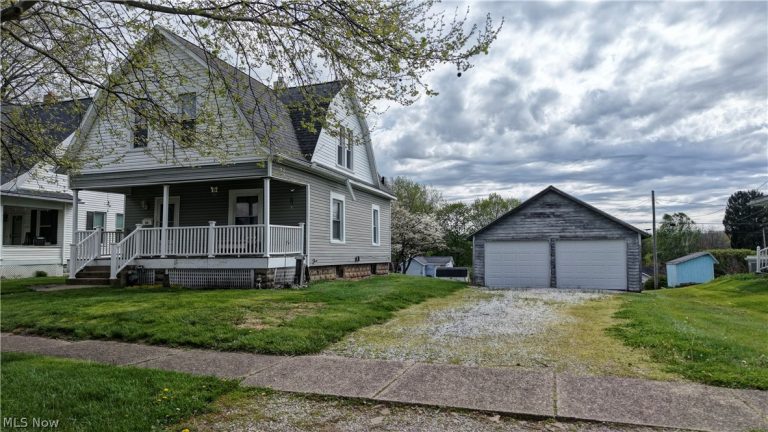 418 Jackson Avenue, Brewster, OH - Photo 2