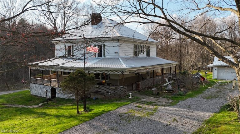 1079 County Road 60, Bergholz, OH - Photo 2