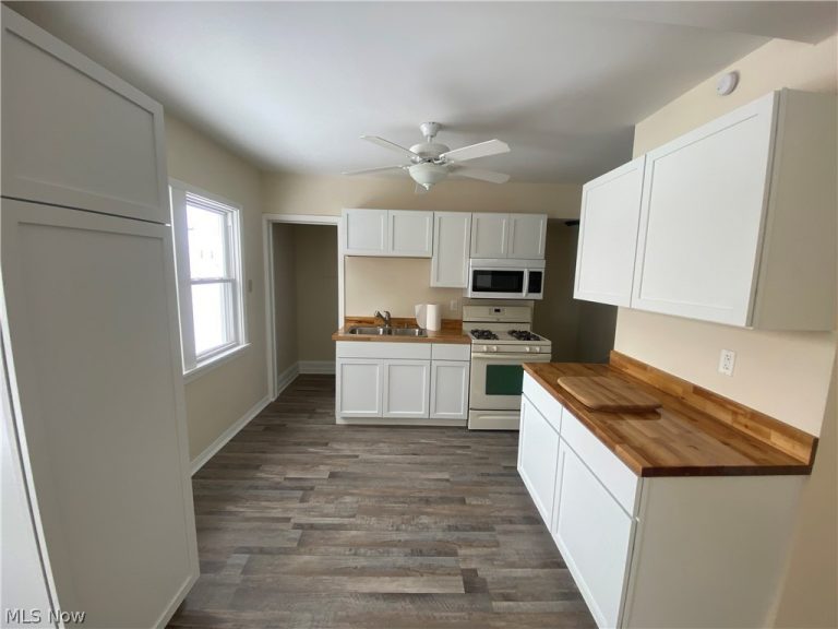 8221 Grand Division Avenue, Cleveland, OH - Photo 4