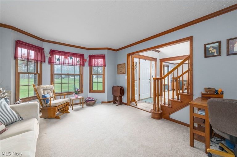 44565 Stang Road, Elyria, OH - Photo 8
