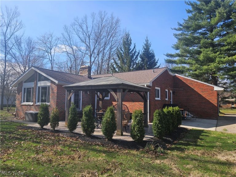 3015 Rockefeller Road, Willoughby Hills, OH - Photo 5