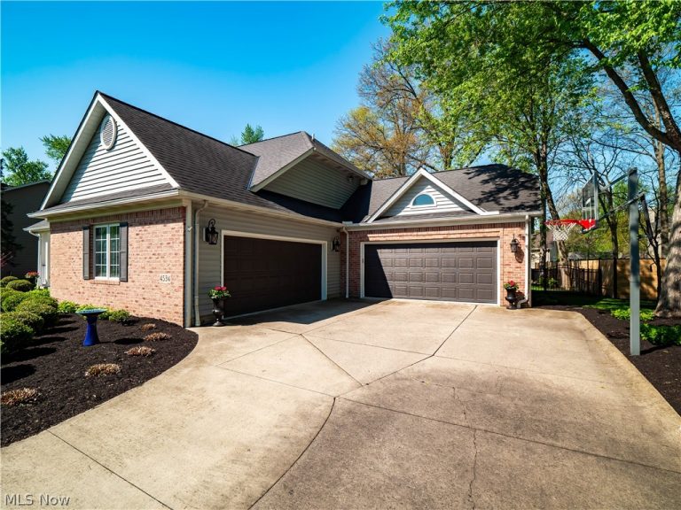 4534 Bellerive Court, Avon, OH - Photo 2