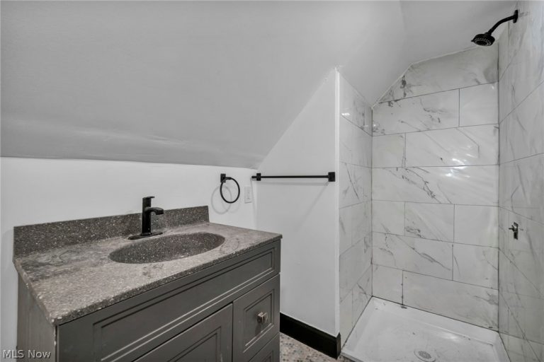 12001 Oakview Avenue #UP, Cleveland, OH - Photo 2