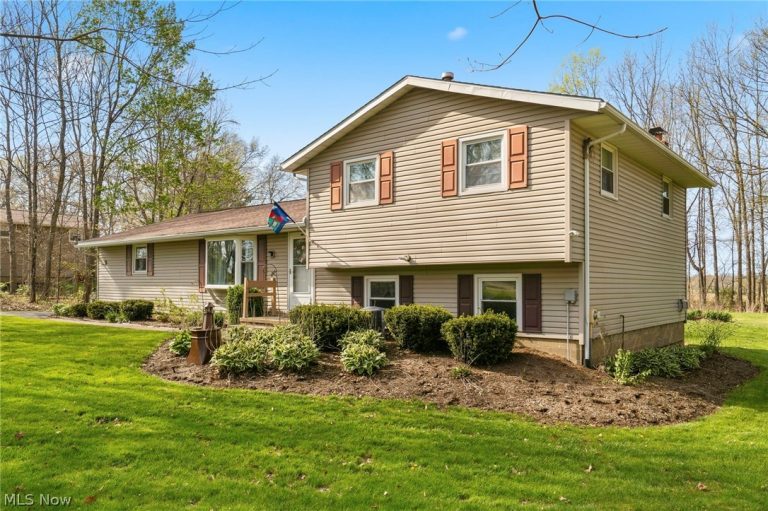 12555 Kaywood Street, Massillon, OH - Photo 2
