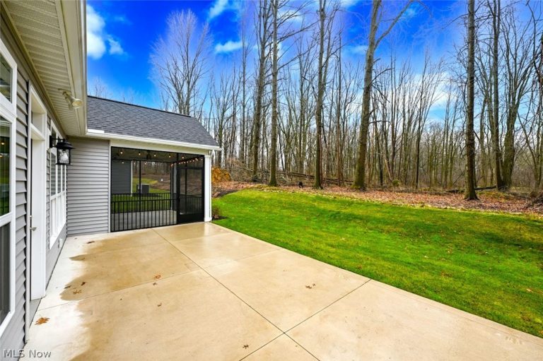 2080 Hawthorn Court, Green, OH - Photo 3