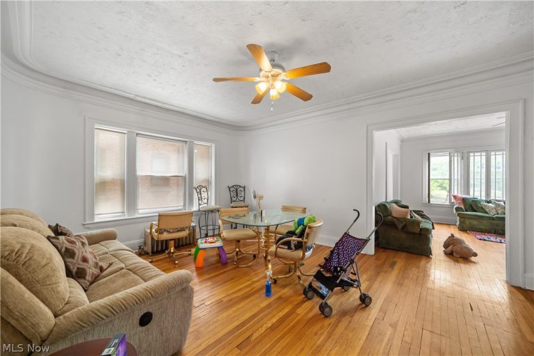 2729 Euclid Heights Boulevard, Cleveland Heights, OH - Photo 8