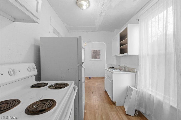 185 Stanton Avenue, Akron, OH - Photo 8