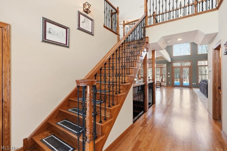 3813 Heathery Circle, Medina, OH - Photo 2