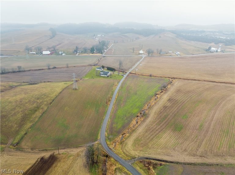 3967 Crooked Run Road, New Philadelphia, OH - Photo 3