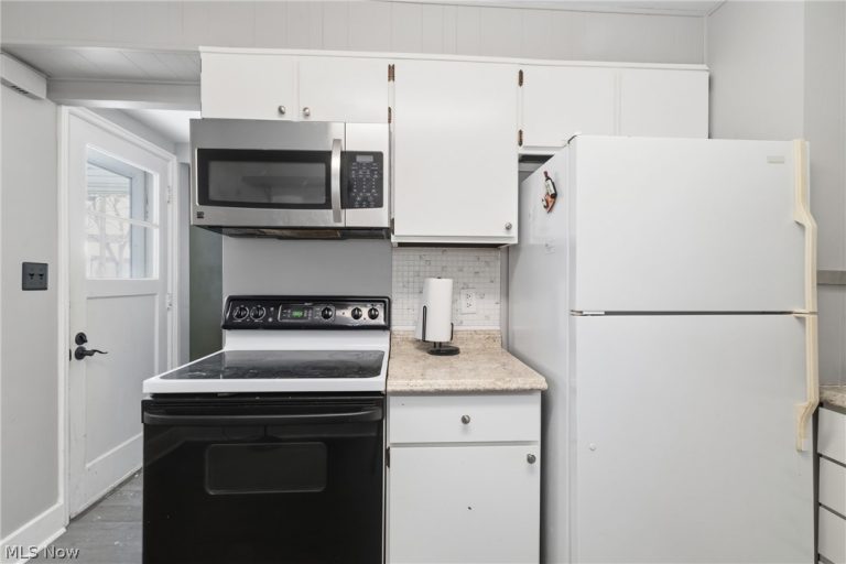 282 Schrop Avenue, Akron, OH - Photo 4