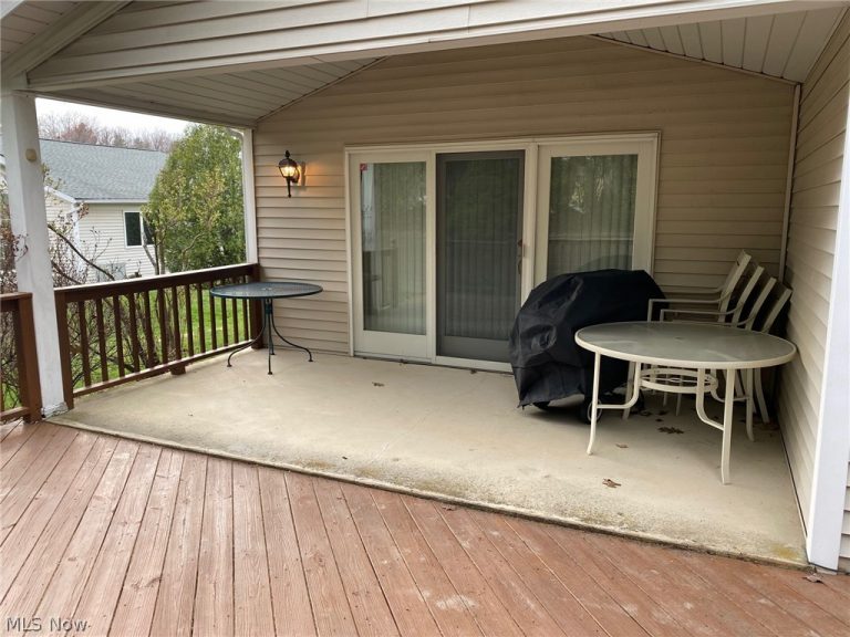 7263 Baldwin Reserve Drive, Middleburg Heights, OH - Photo 3