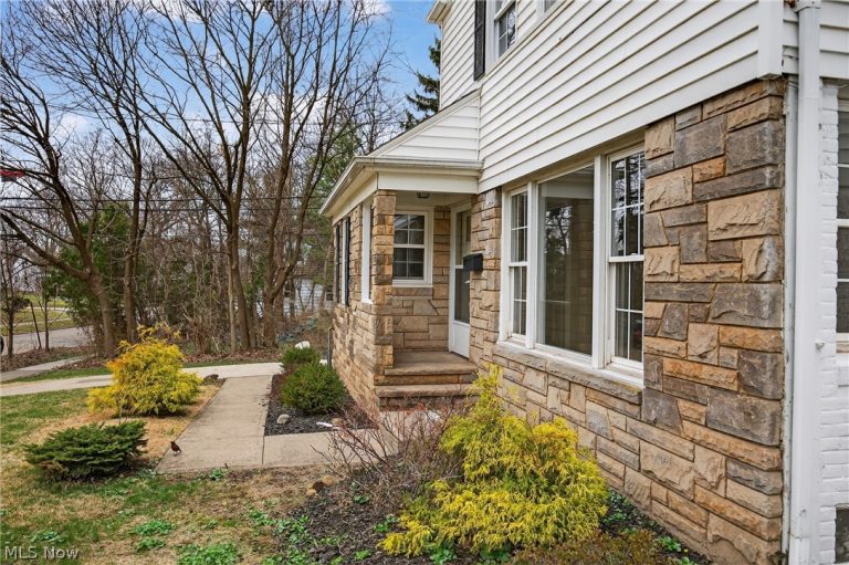 20945 Halworth Road, Shaker Heights, OH - Photo 4