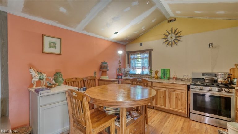 60040 Bliss Road, New Concord, OH - Photo 5