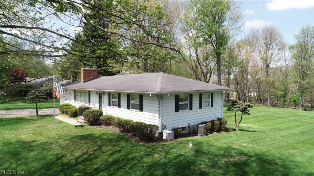 1555 New Gambier Road, Mount Vernon, OH
