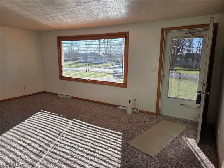 12 Sandy Drive, New Middletown, OH - Photo 6