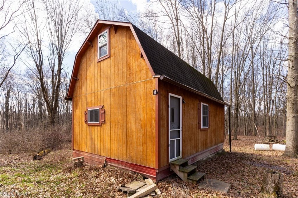 22681 Lexington Road, Alliance, OH