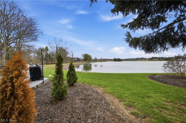 424 Bayshore Drive #3, Columbiana, OH - Photo 5