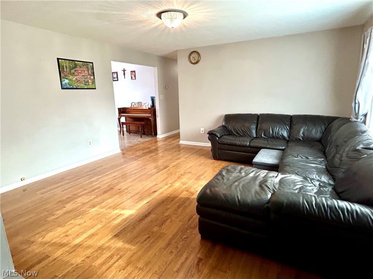8945 Big Creek Parkway, Strongsville, OH - Photo 8